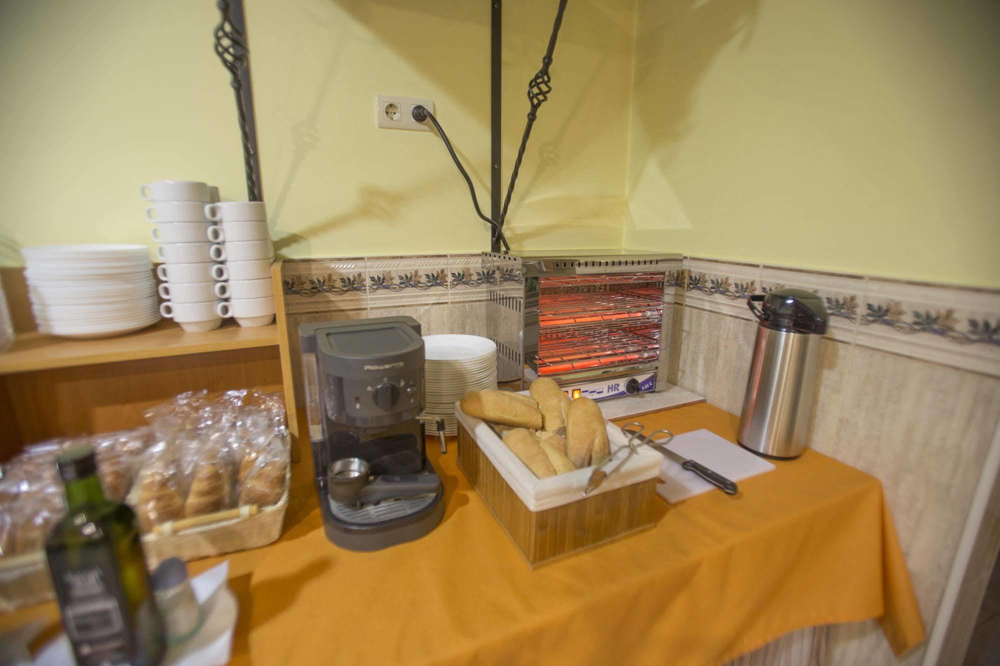 Hotel San Juan Miguelturra Екстериор снимка